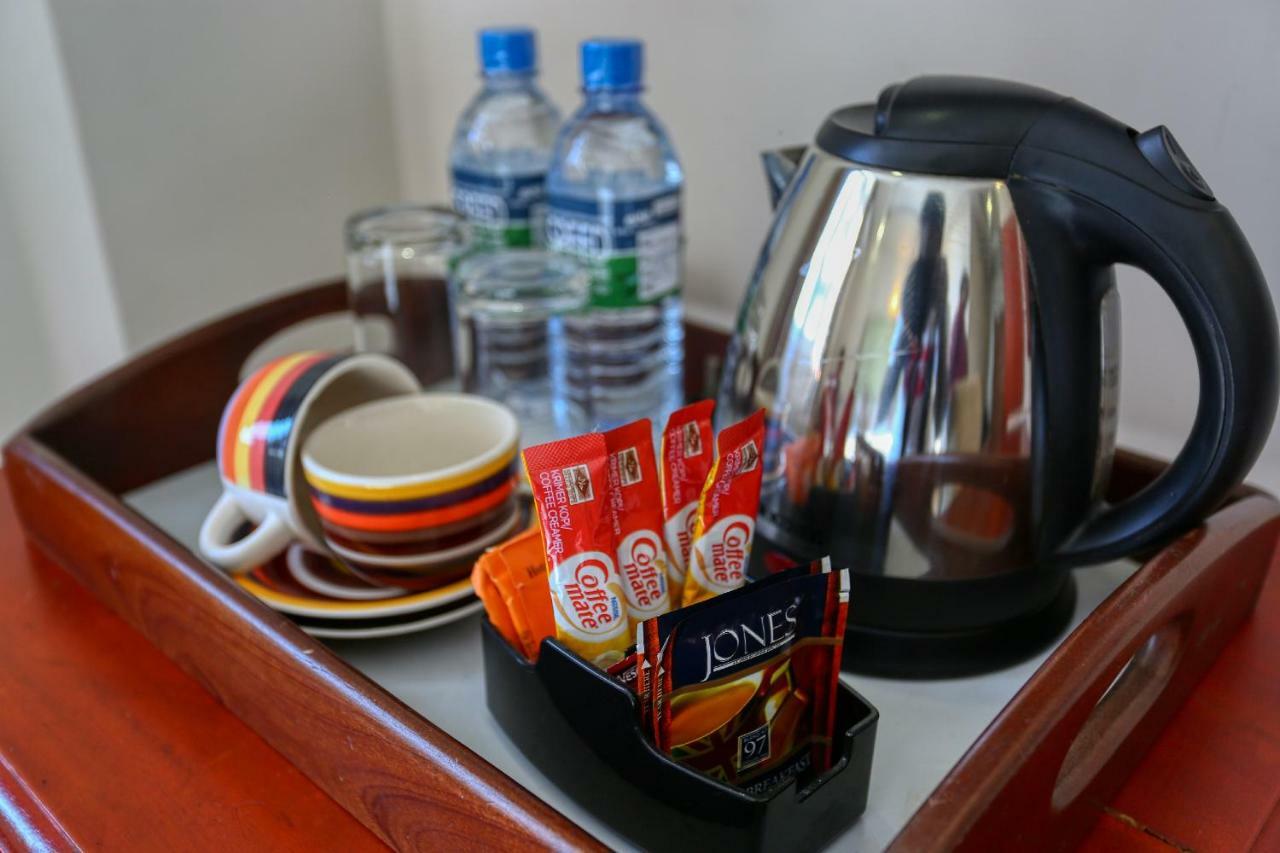 Lazaani Hotel Colombo Luaran gambar