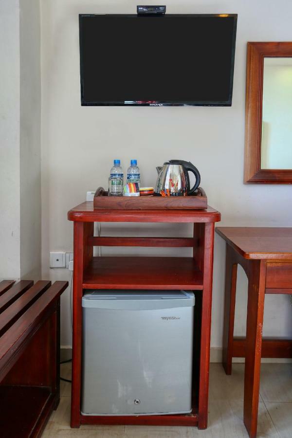 Lazaani Hotel Colombo Luaran gambar