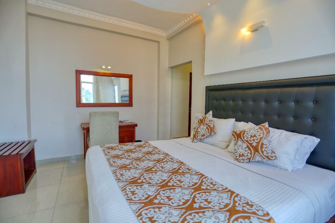Lazaani Hotel Colombo Luaran gambar