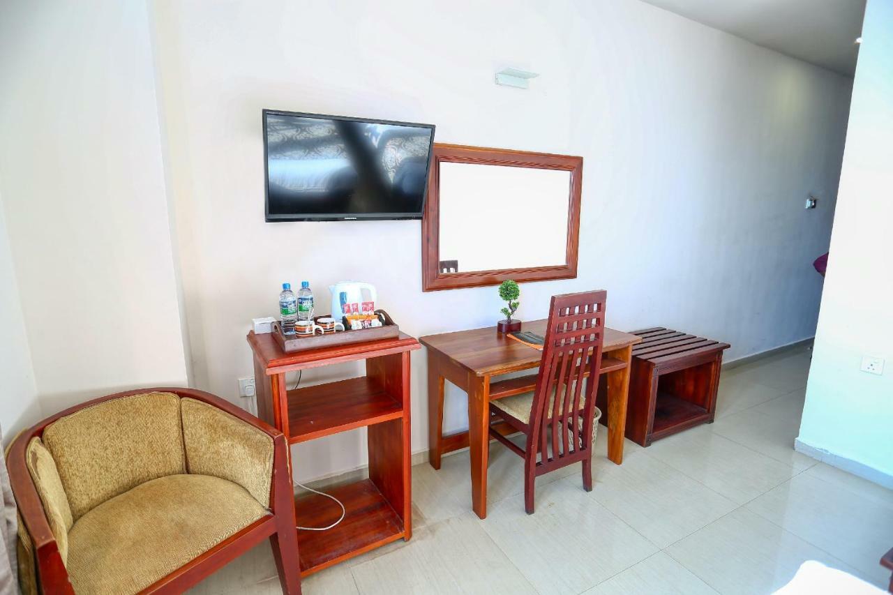 Lazaani Hotel Colombo Luaran gambar